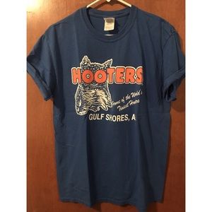 HOOTERS T-Shirt